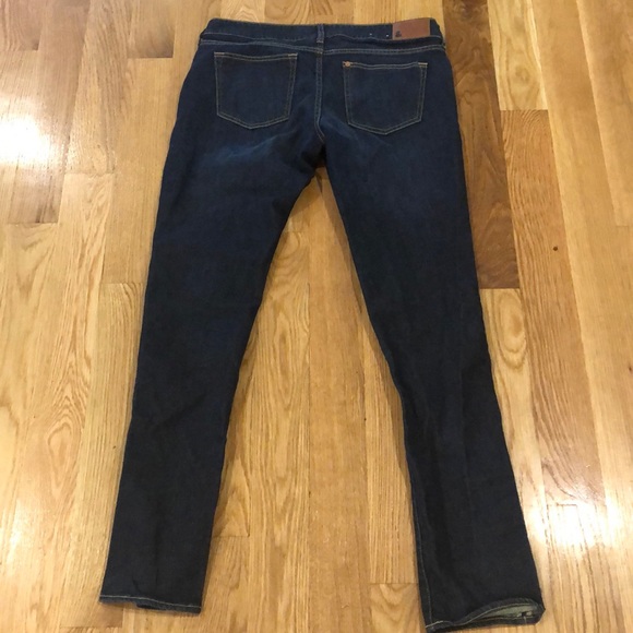 H&M Dark Wash Jeans Size 33 - Picture 4 of 5